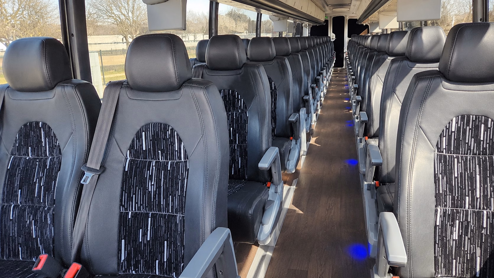 bus rentals for somerset ridge vineyard and the southeast kansas wine route