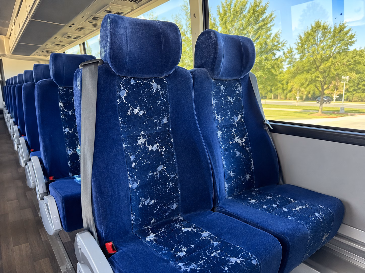 charter bus rentals and airport transfers to kansas city international airport mci