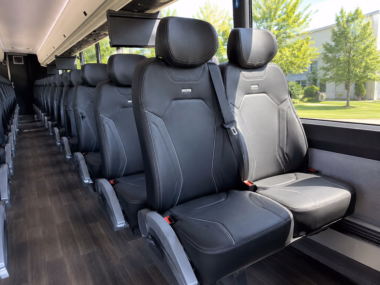 charter buses for wedding guests traveling from kansas city and topeka