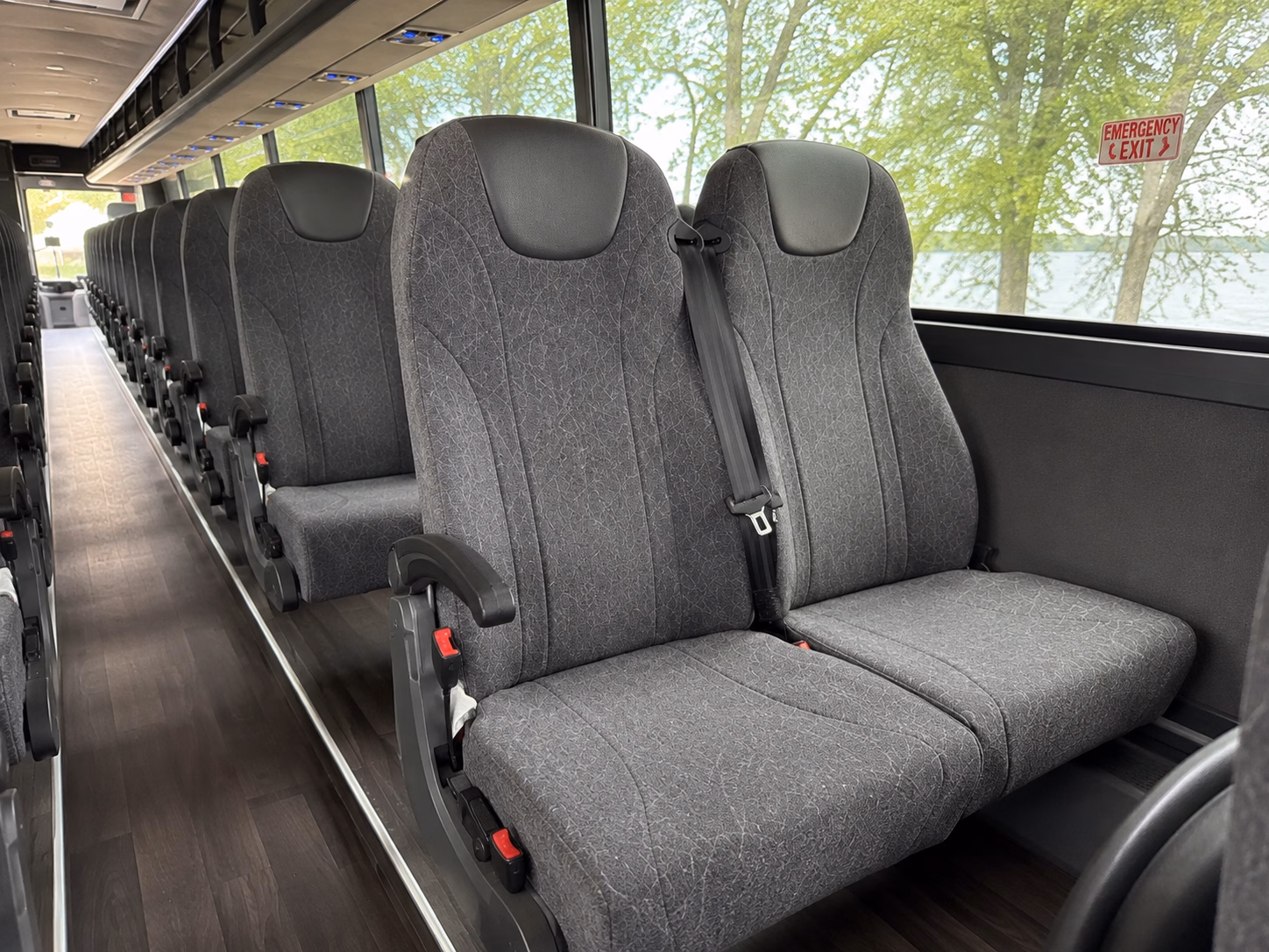 charter buses to holy field vineyard winery in basehor