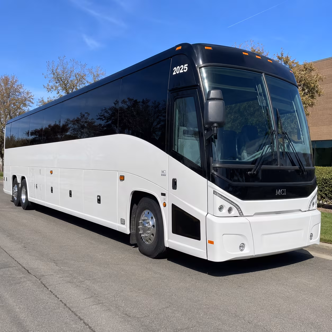 corporate airport transfer buses to kansas city international mci