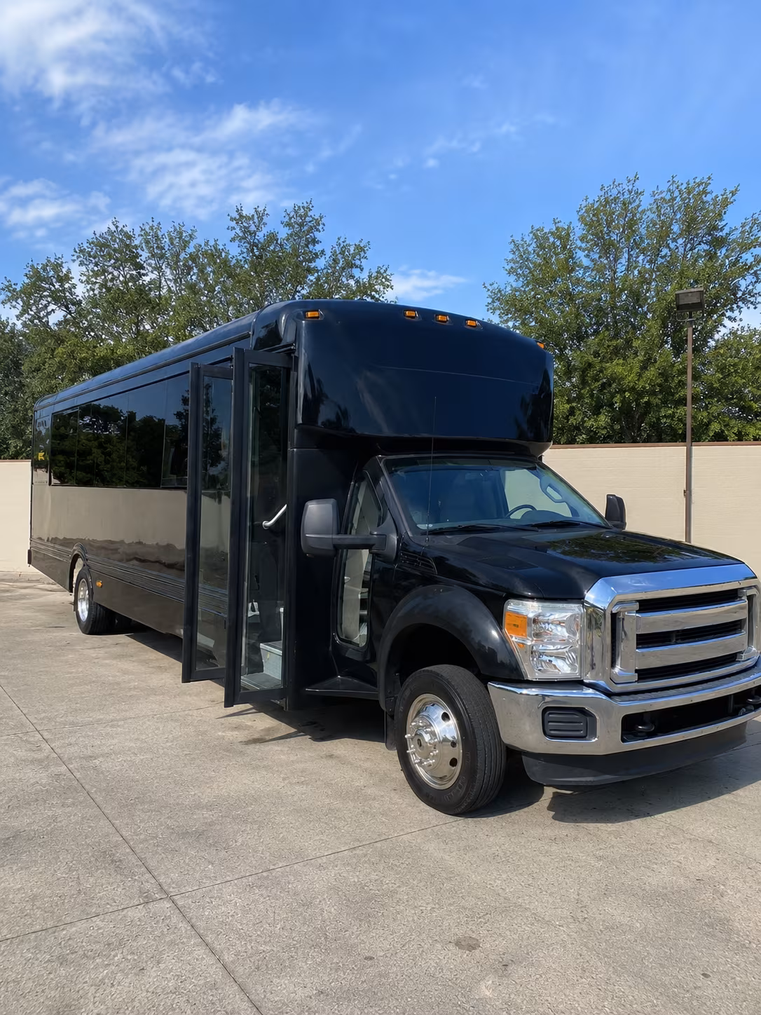 lawrence 20 passenger party bus